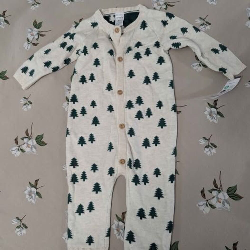 NWT Carter's Baby Christmas Tree Outfit size 3-6 months